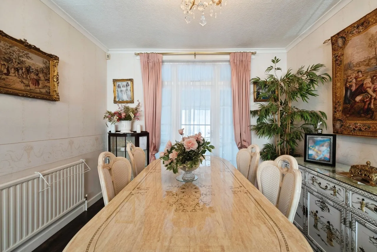 Wells Gardens, Ilford, IG1, photo 7