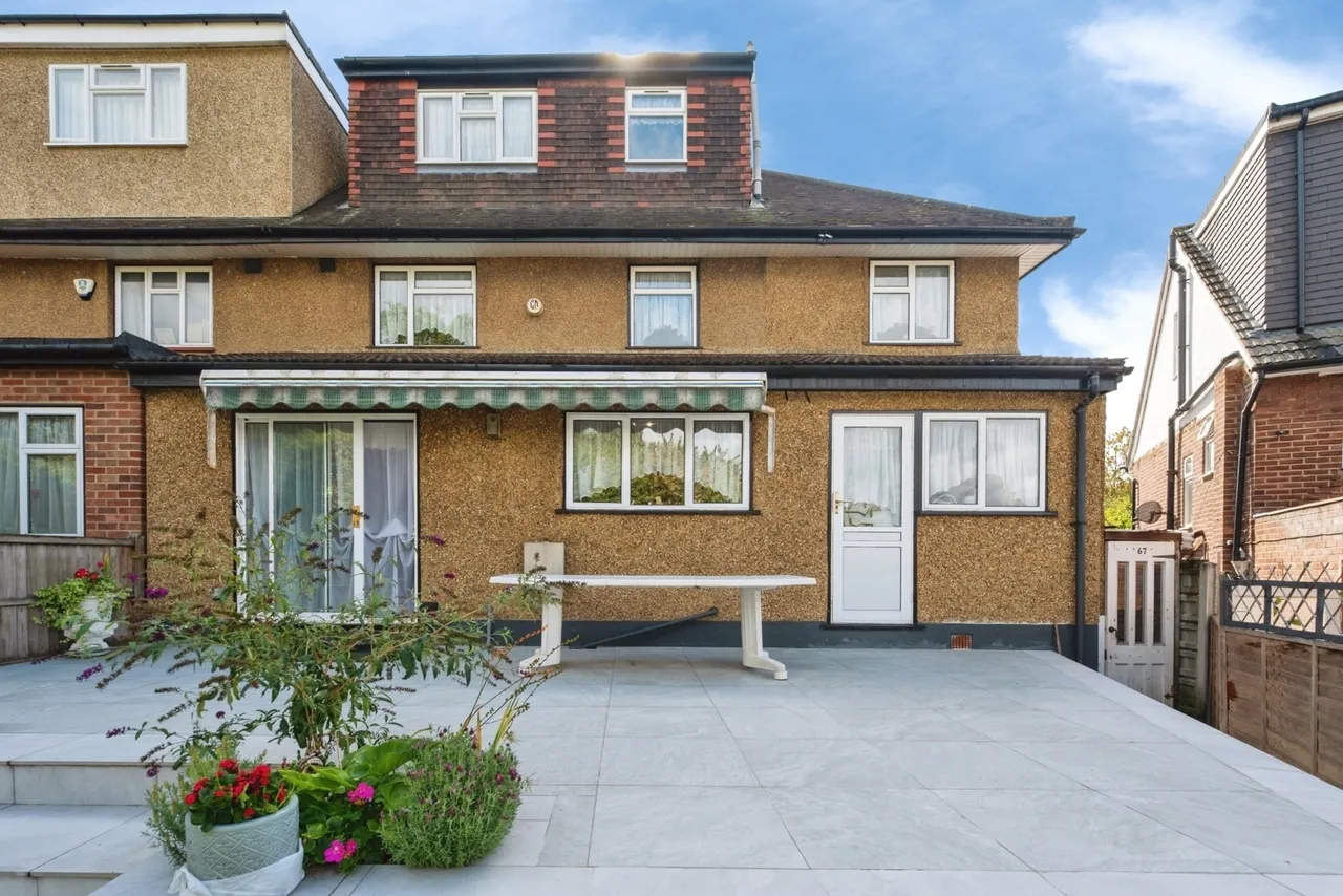 Wells Gardens, Ilford, IG1, photo 25