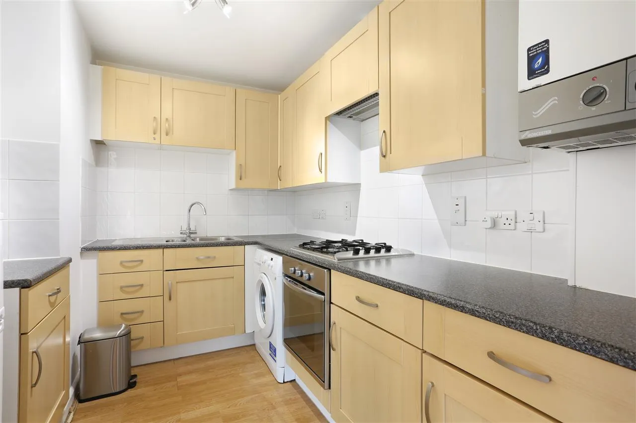Dalmeny Avenue, London, photo 3