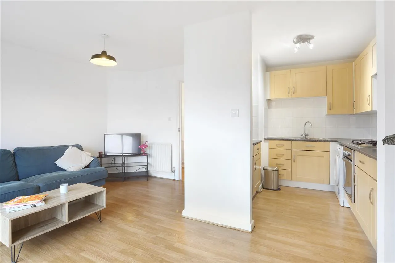 Dalmeny Avenue, London, photo 6
