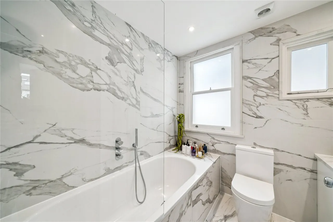 Bassingham Road, London, SW18, photo 8