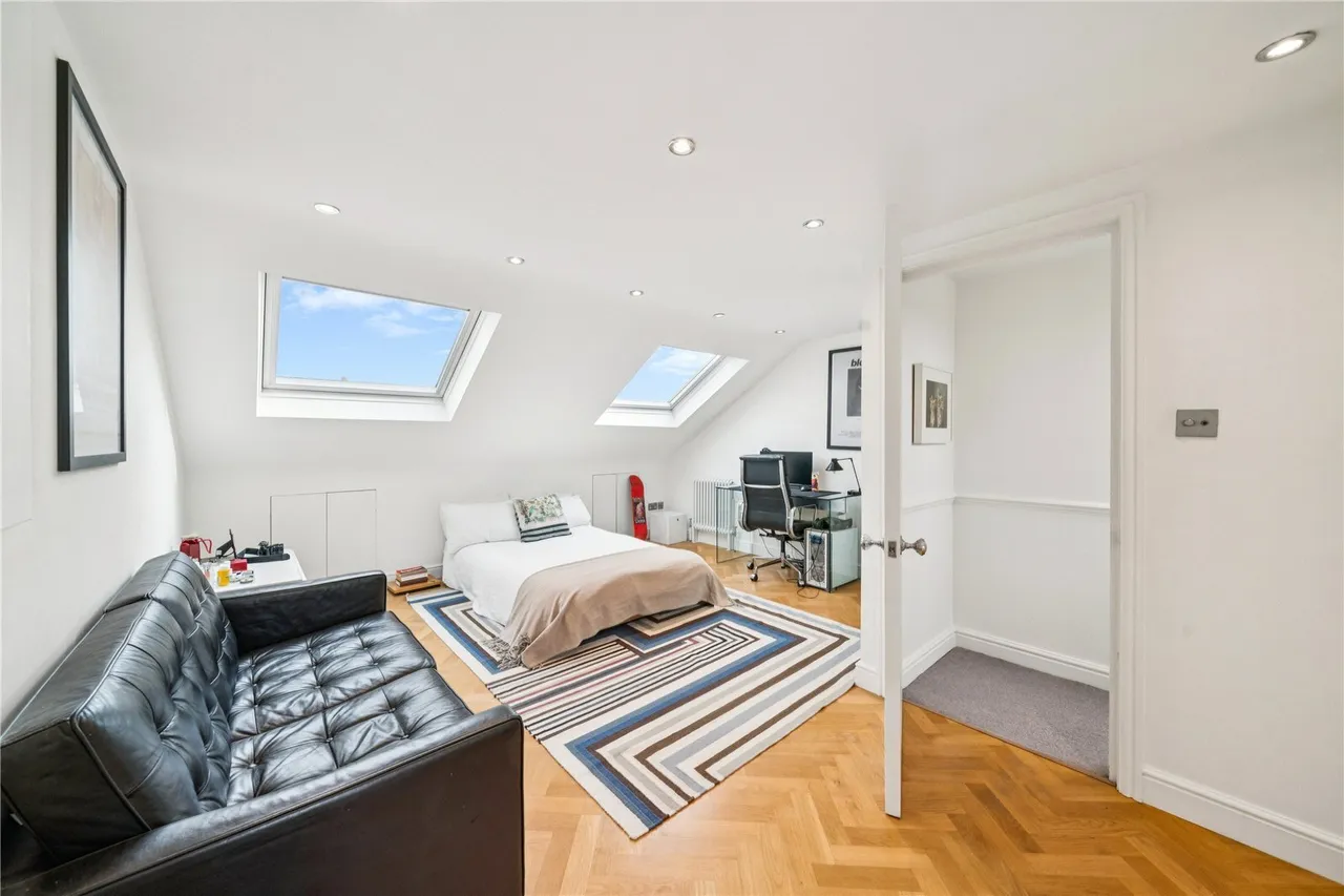 Bassingham Road, London, SW18, photo 7