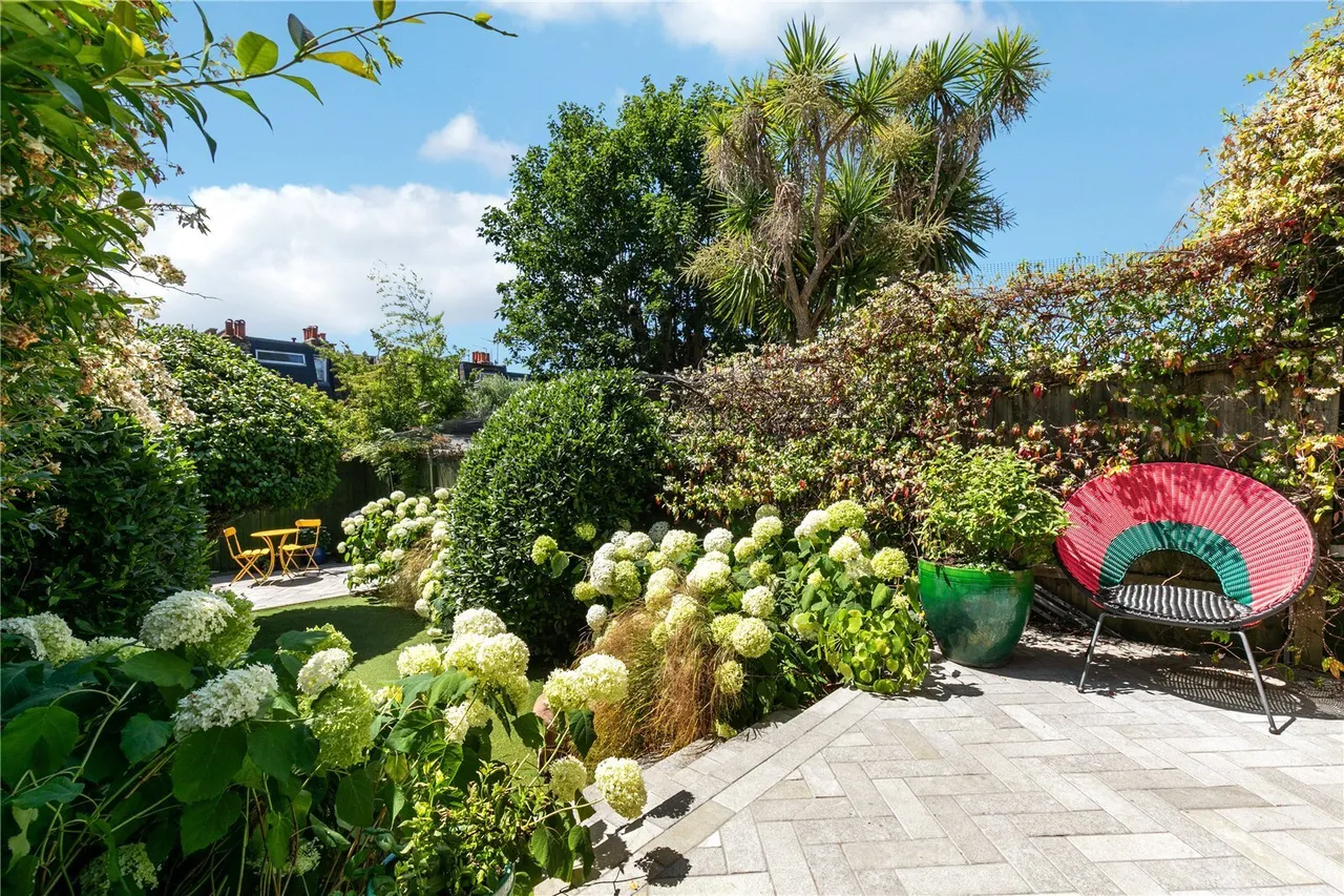 Bassingham Road, London, SW18, photo 9