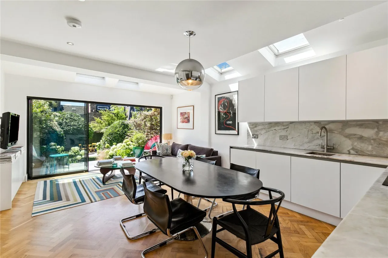 4 bed house for sale, Bassingham Road, London, SW18
