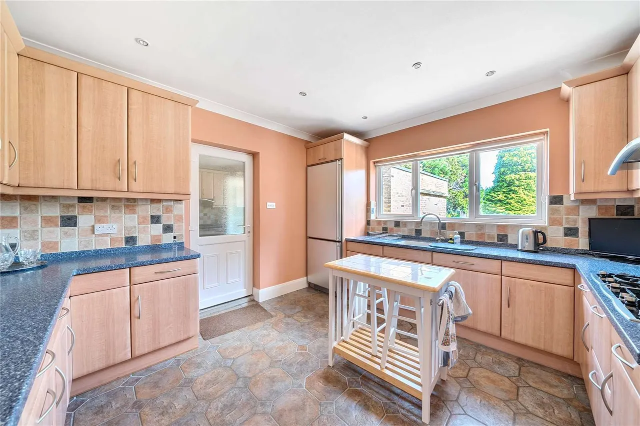 Pinchbeck Road, Spalding, Lincolnshire, PE11 1QN, photo 8