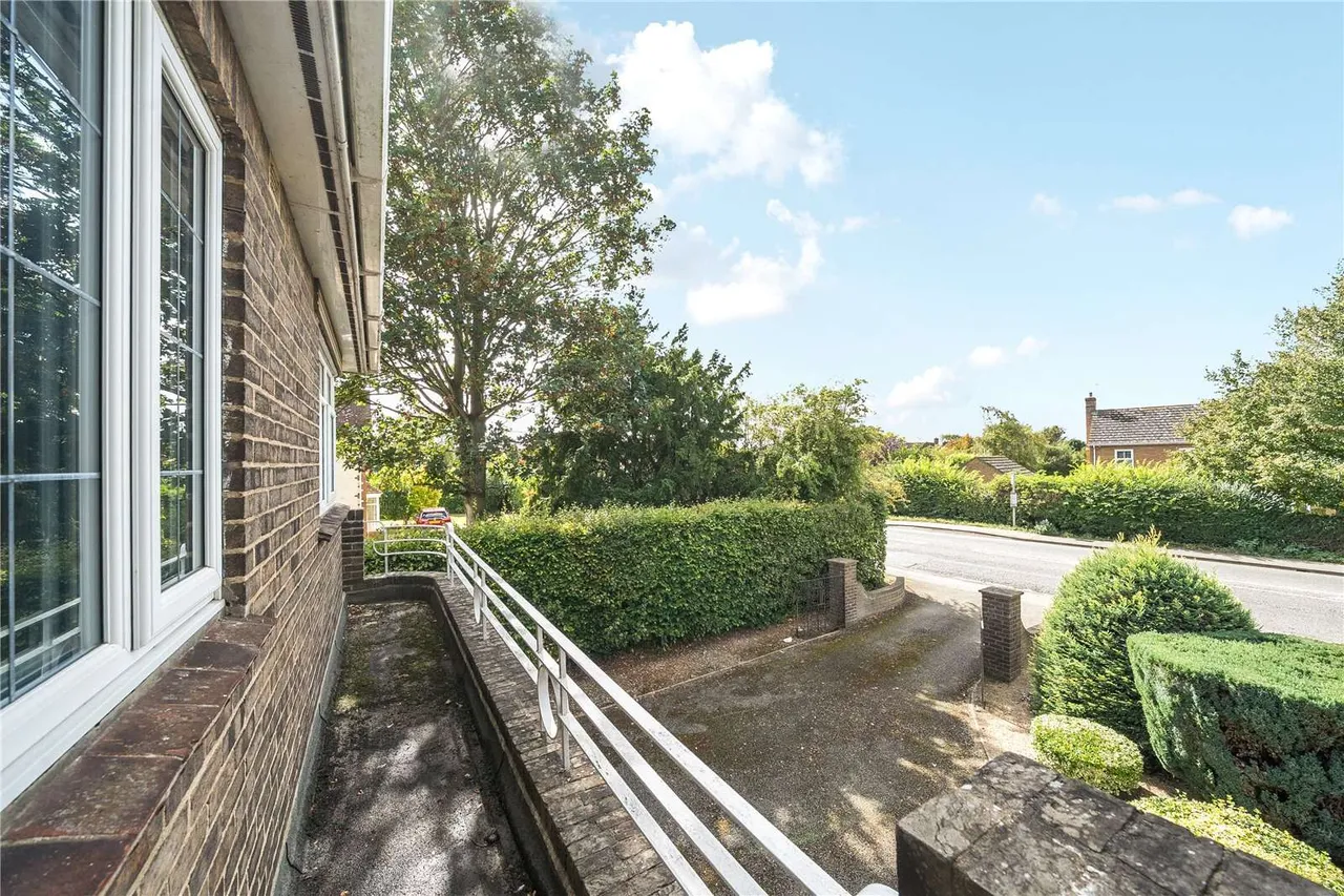 Pinchbeck Road, Spalding, Lincolnshire, PE11 1QN, photo 12