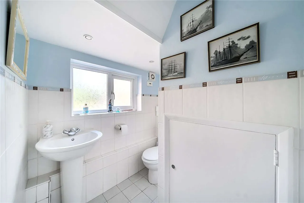 Pinchbeck Road, Spalding, Lincolnshire, PE11 1QN, photo 9