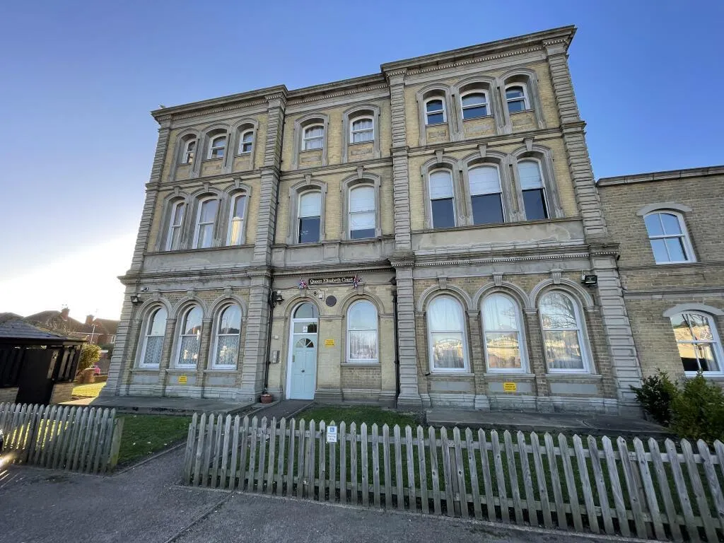 2 bed flat for sale — Kings Road, Great Yarmouth