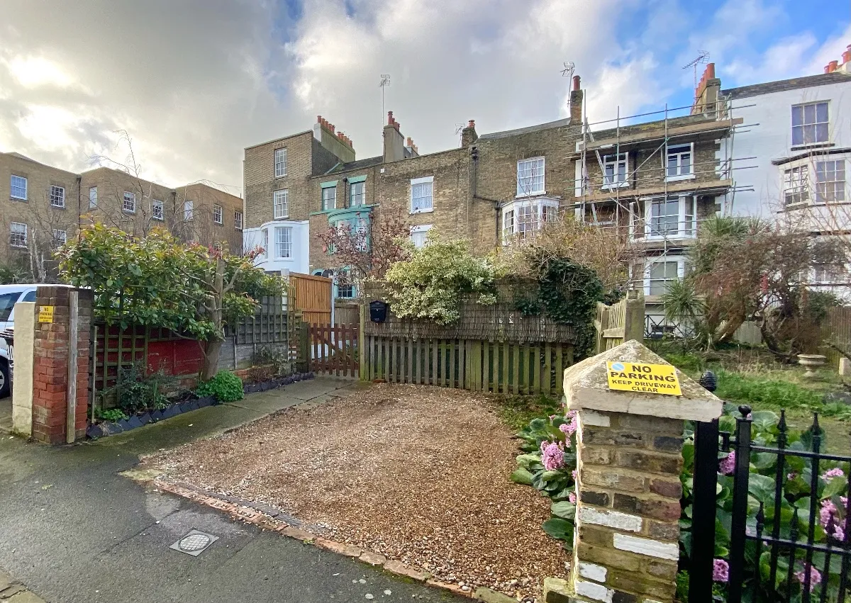 Adelaide Gardens, Ramsgate, Kent, CT11 9HH, photo 3