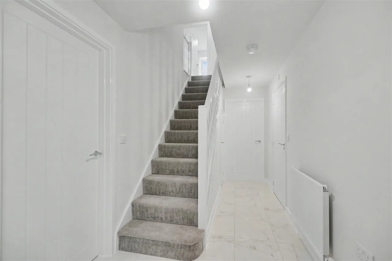 Coventry Lane, Bramcote, NG9, photo 5