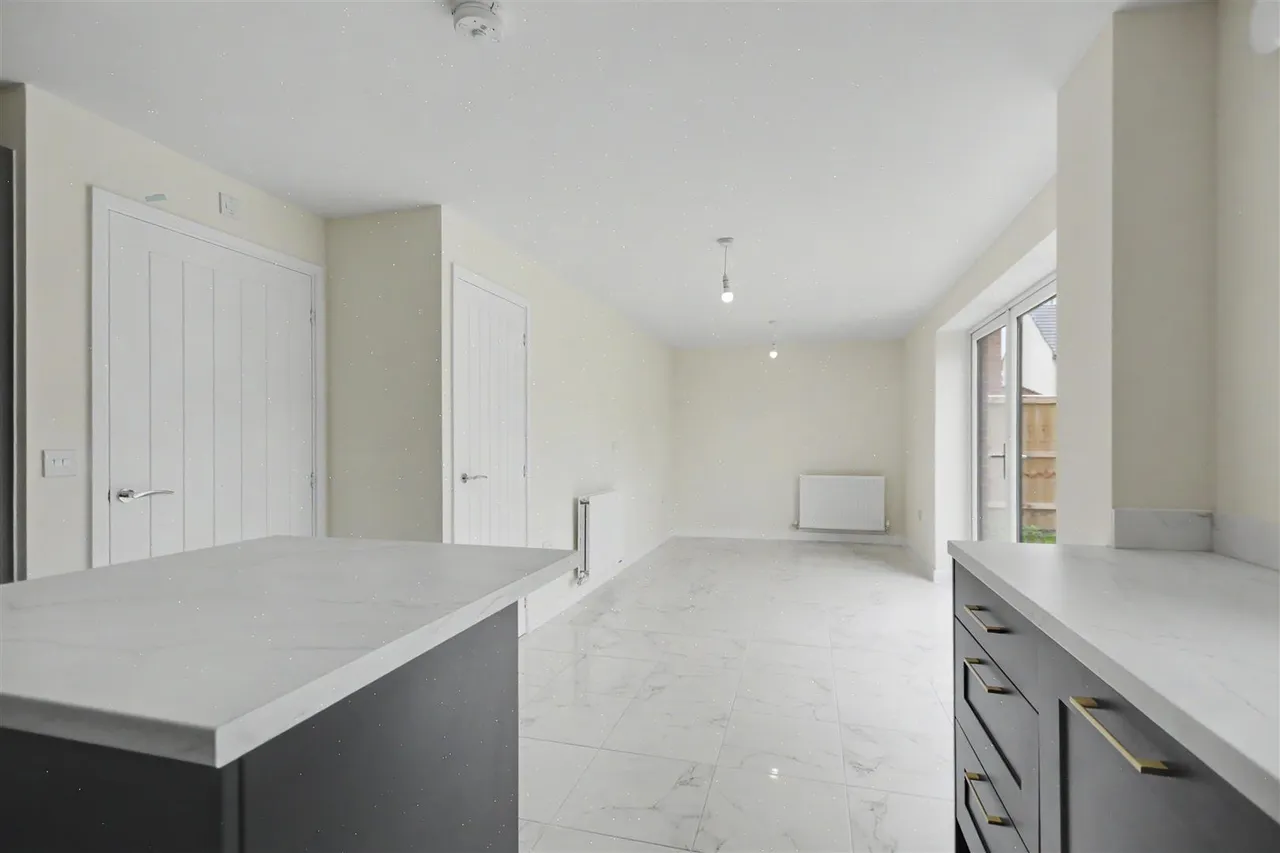 Coventry Lane, Bramcote, NG9, photo 9