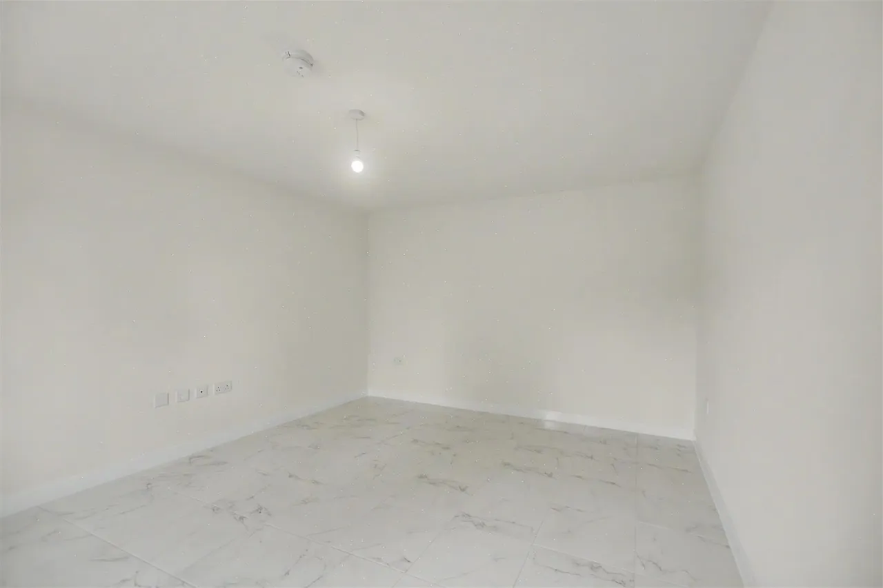 Coventry Lane, Bramcote, NG9, photo 7