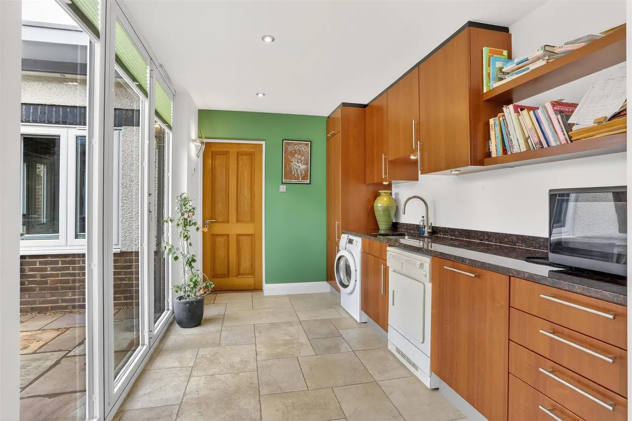 The Avenue, South Cheam, SM2, photo 16
