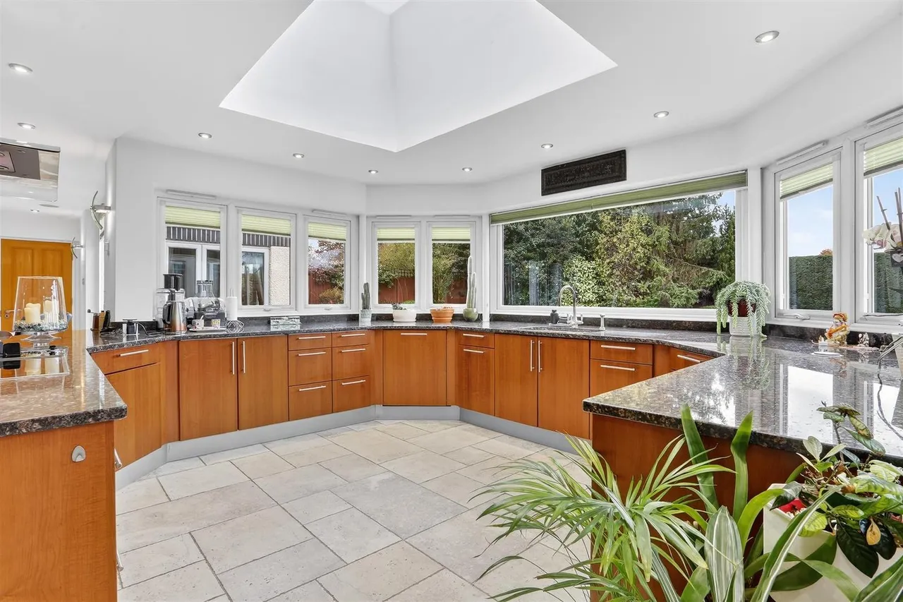 The Avenue, South Cheam, SM2, photo 12