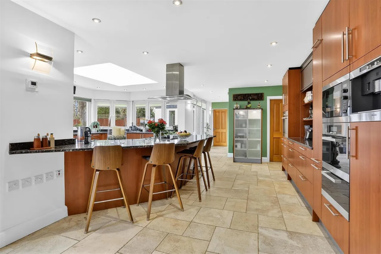 The Avenue, South Cheam, SM2, photo 10