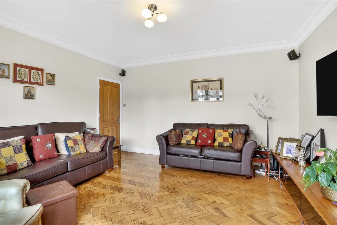 The Avenue, South Cheam, SM2, photo 3