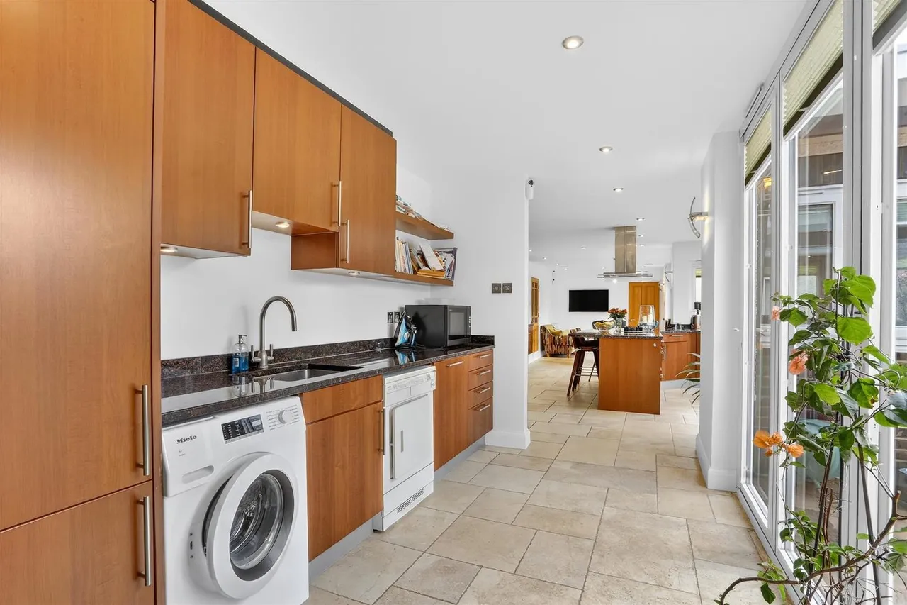 The Avenue, South Cheam, SM2, photo 15