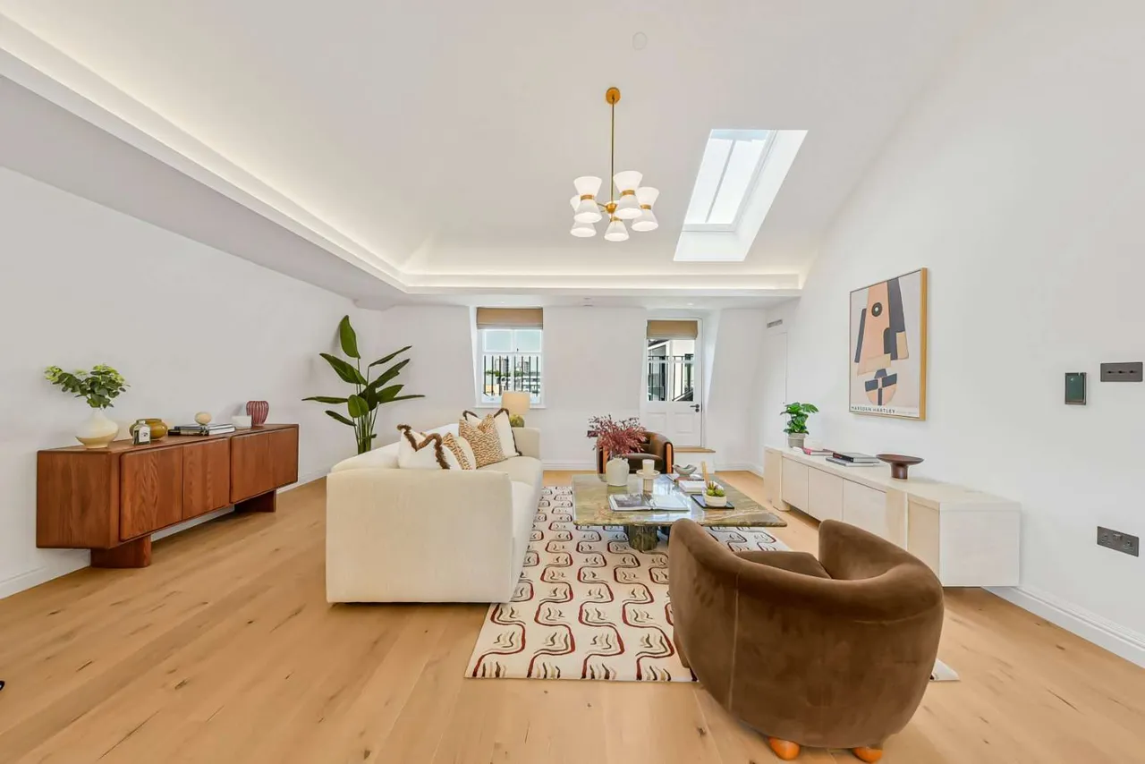 2 bed new development for sale — No. 18 Porchester Gardens, No. 18 Porchester Gardens, London, W2 4DF