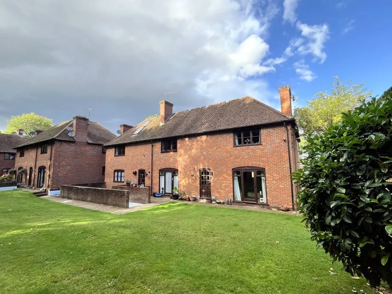 Bassetsbury Lane, High Wycombe HP11 1SF, photo 13