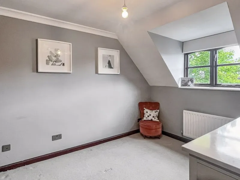 Bassetsbury Lane, High Wycombe HP11 1SF, photo 5