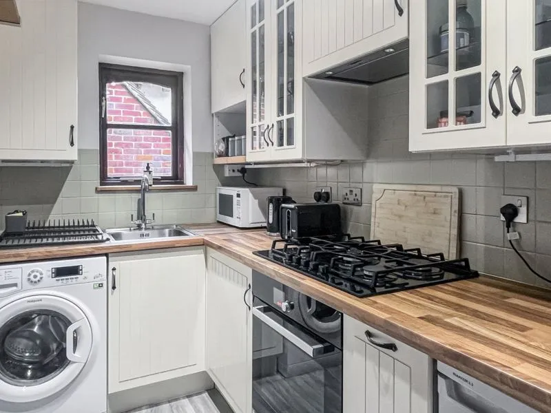 Bassetsbury Lane, High Wycombe HP11 1SF, photo 4