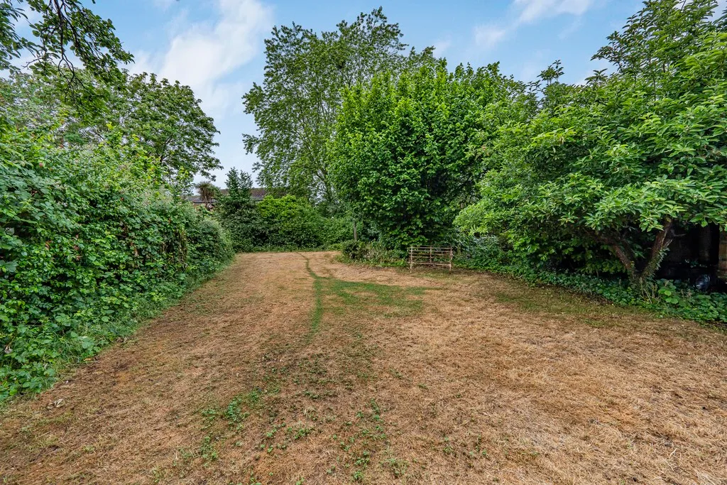 Church Road, Uxbridge, photo 24