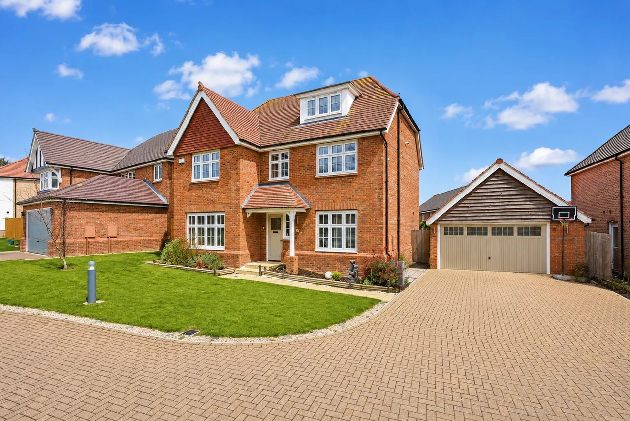 Mallard Crescent, Caddington, LU1, photo 22