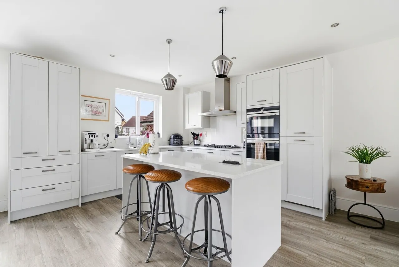 Mallard Crescent, Caddington, LU1, photo 2