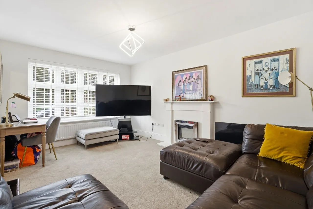 Mallard Crescent, Caddington, LU1, photo 7