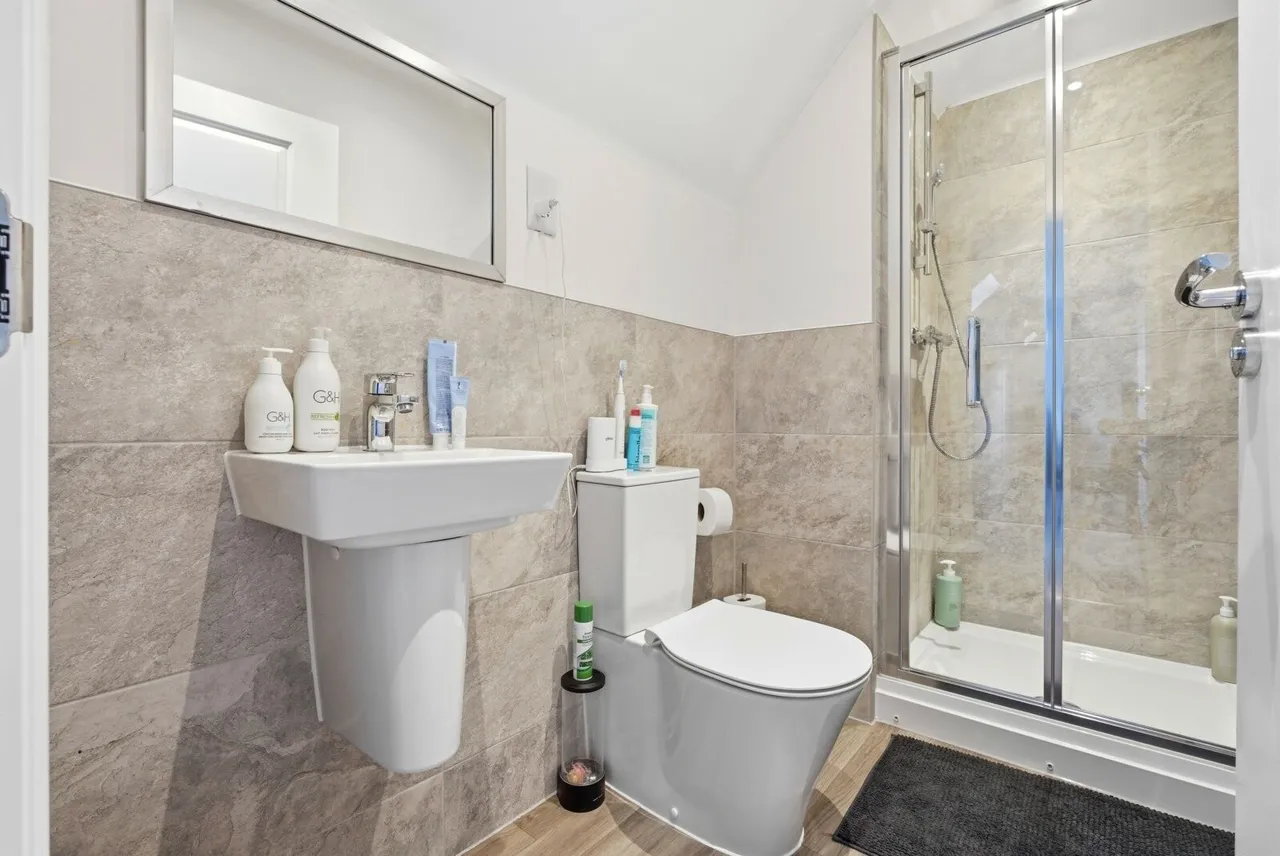 Mallard Crescent, Caddington, LU1, photo 15