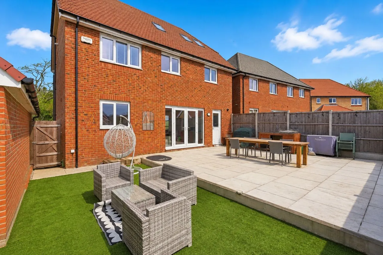 Mallard Crescent, Caddington, LU1, photo 16