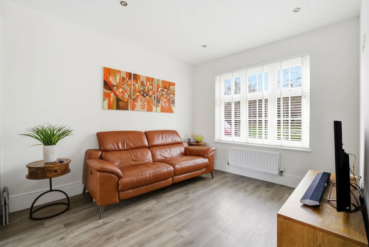 Mallard Crescent, Caddington, LU1, photo 6