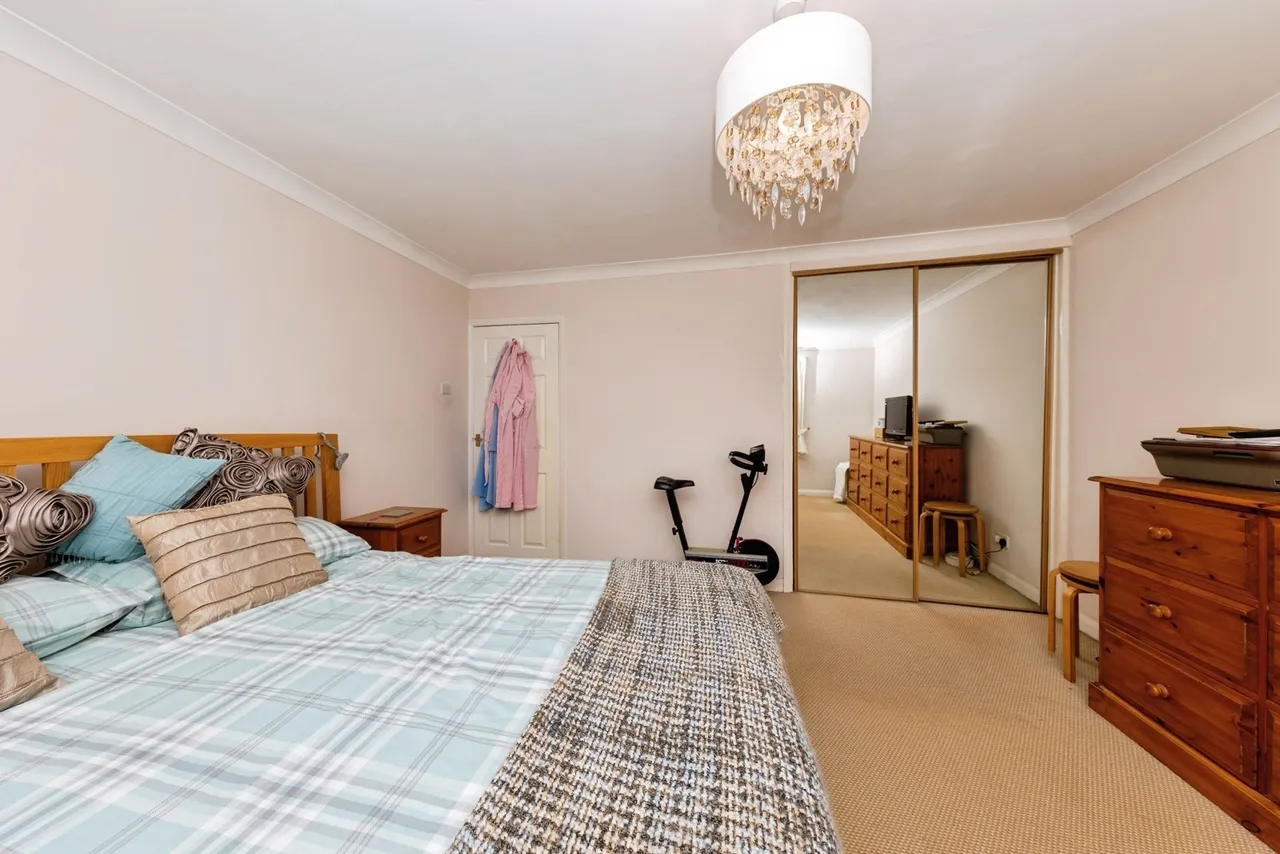 Bron Y Glyn Estate, Bronwydd Arms, SA33, photo 11