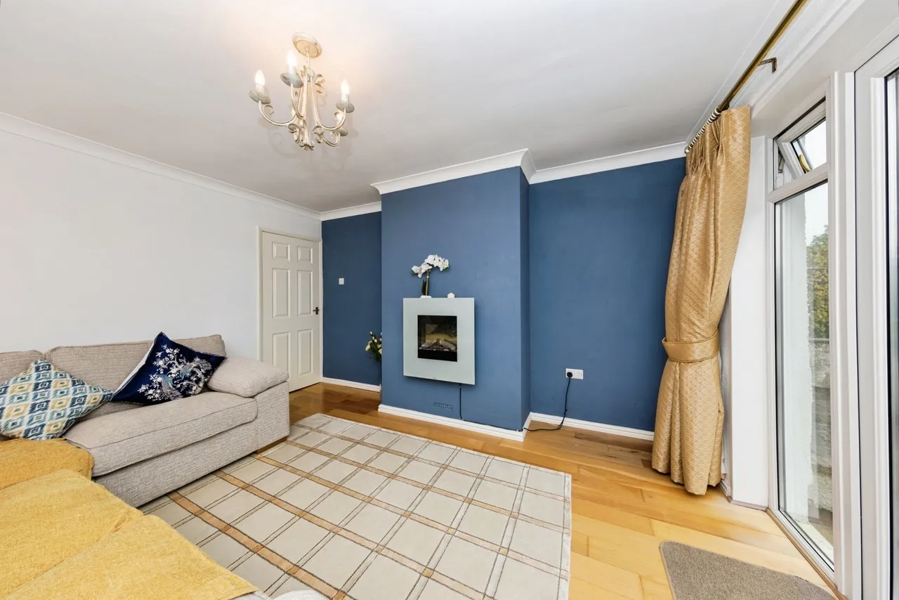 Bron Y Glyn Estate, Bronwydd Arms, SA33, photo 7