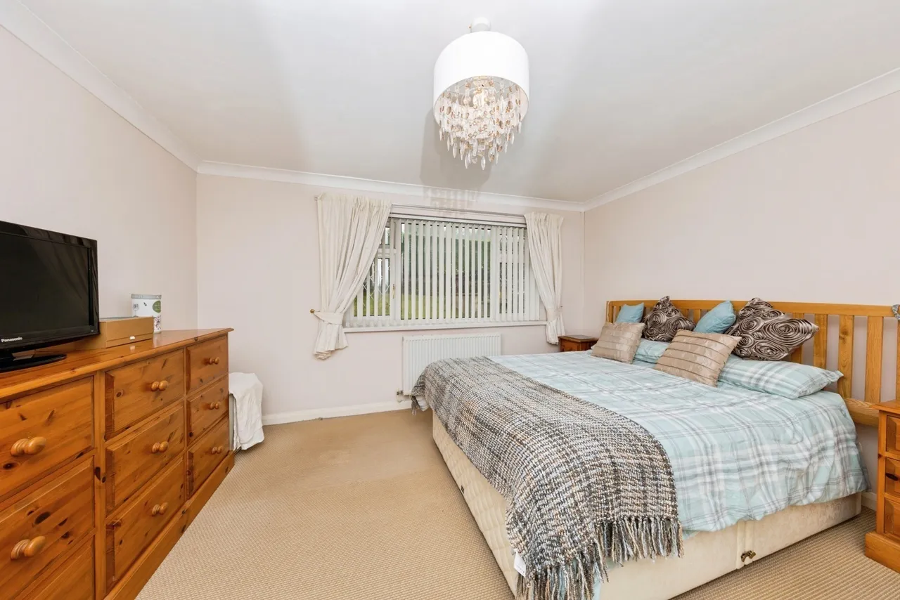Bron Y Glyn Estate, Bronwydd Arms, SA33, photo 10