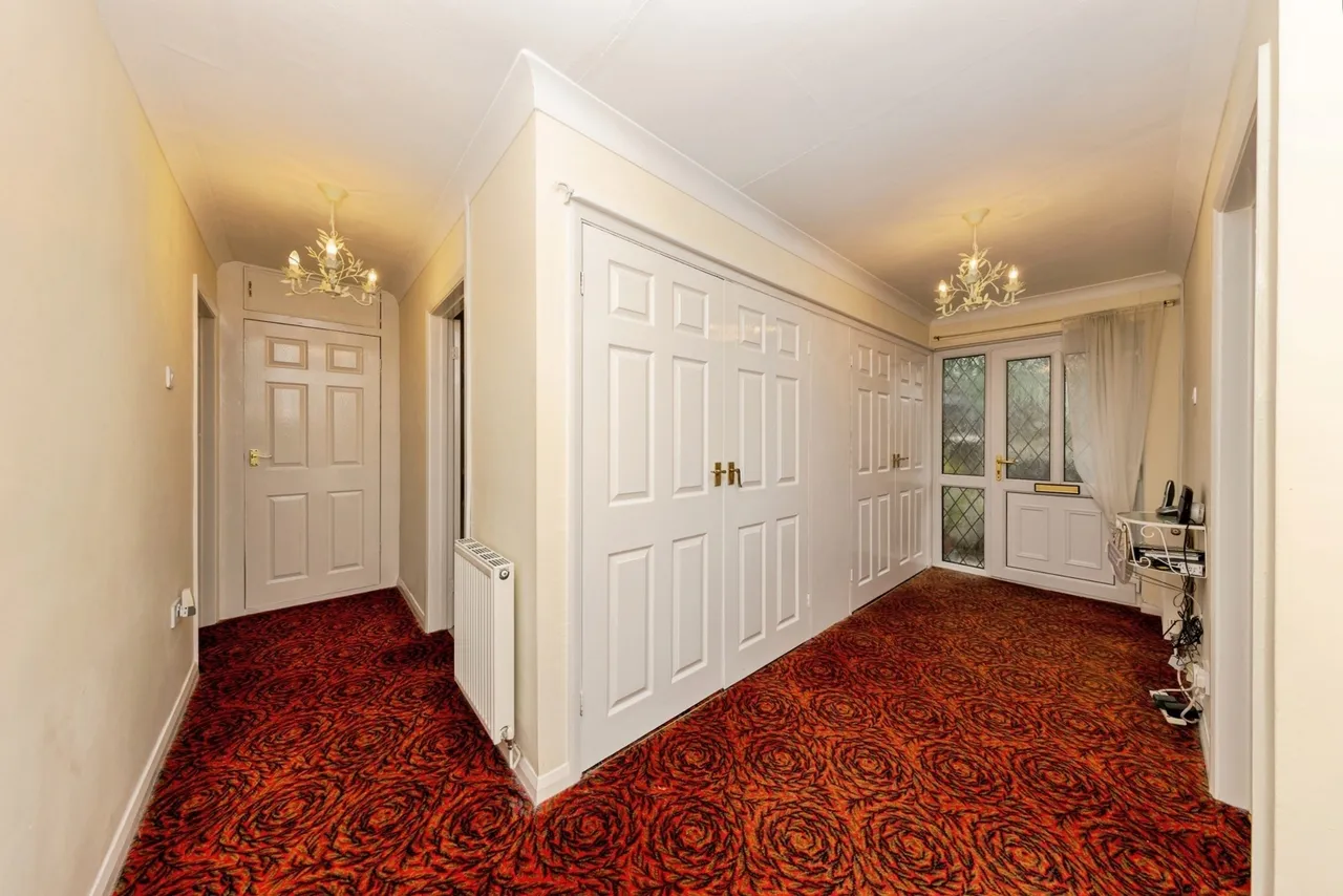 Bron Y Glyn Estate, Bronwydd Arms, SA33, photo 15