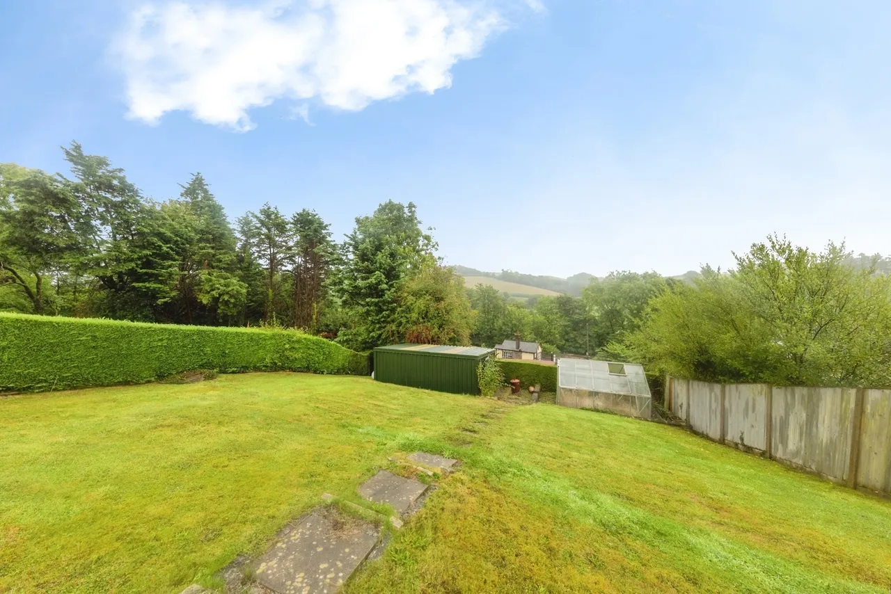 Bron Y Glyn Estate, Bronwydd Arms, SA33, photo 21