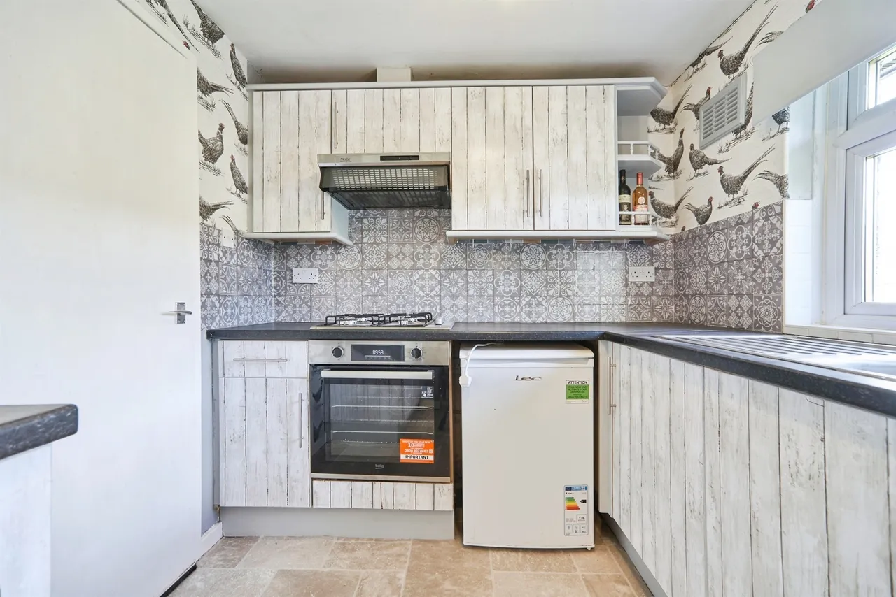 2 bed flat for sale — Glenwood Avenue, Baildon, Shipley
