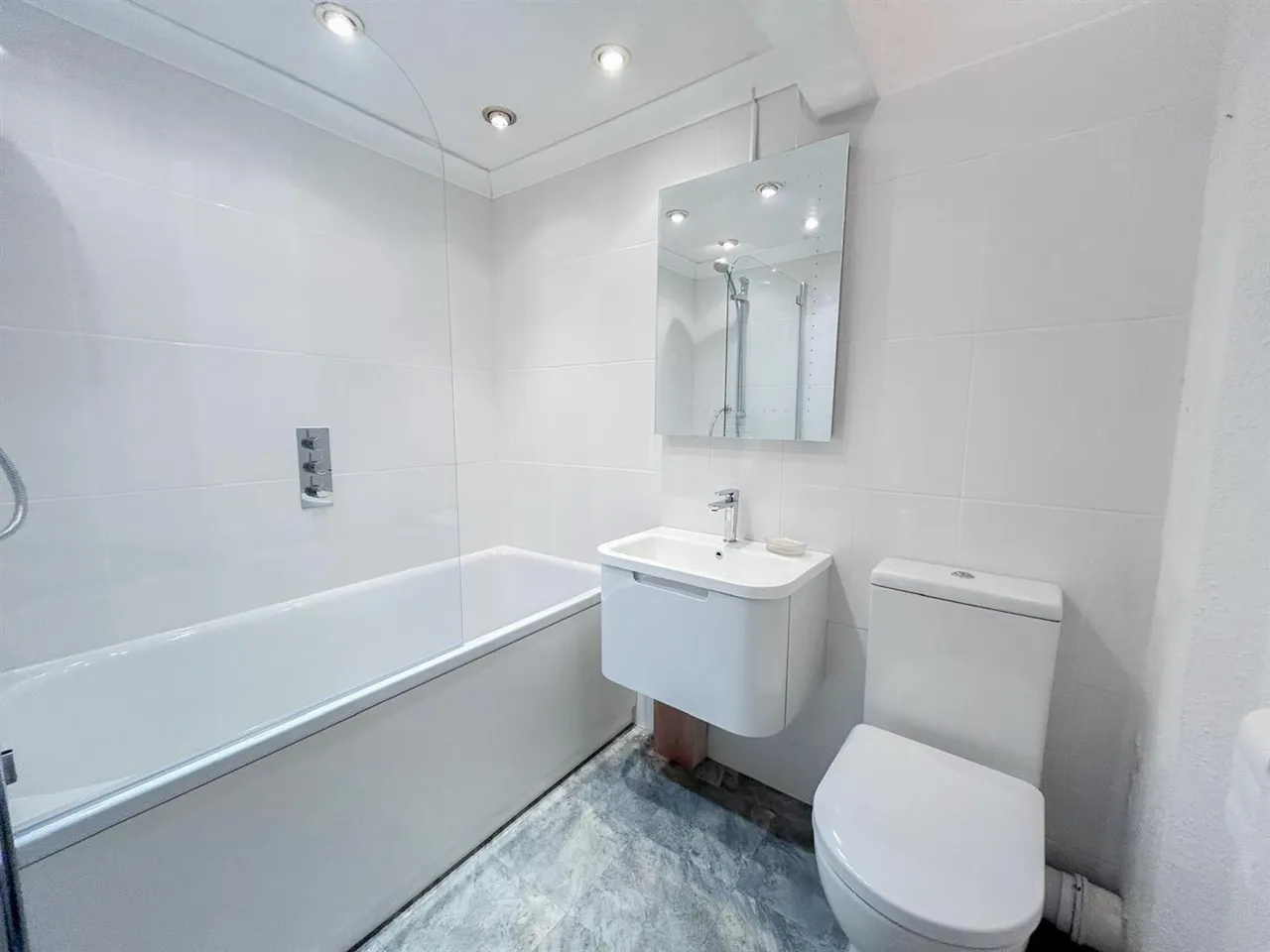 West Parade, Bexhill, TN39 3HR, photo 12