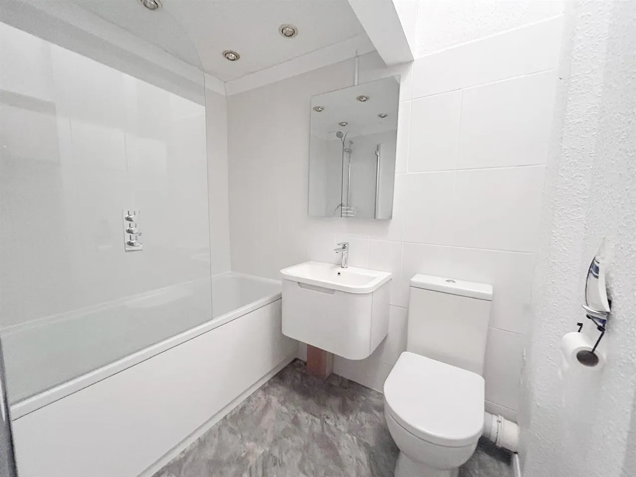 West Parade, Bexhill, TN39 3HR, photo 15