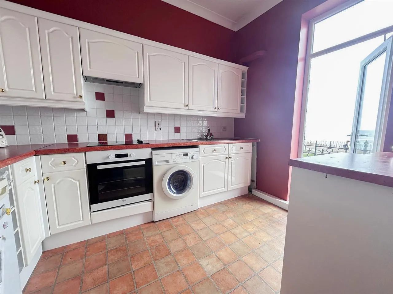 West Parade, Bexhill, TN39 3HR, photo 6