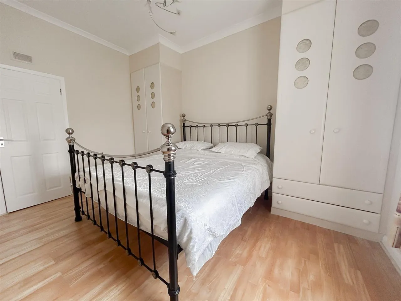 West Parade, Bexhill, TN39 3HR, photo 9