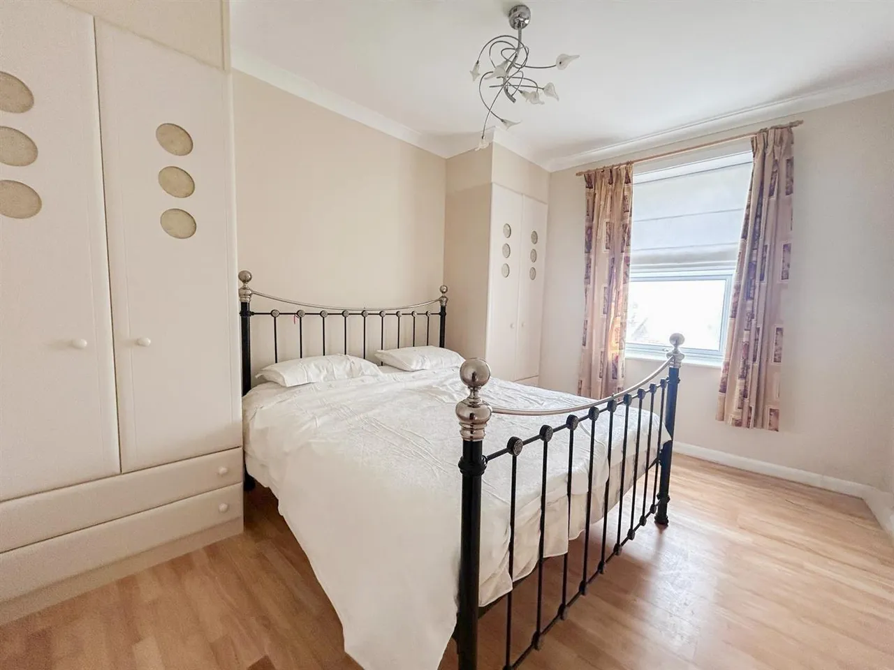 West Parade, Bexhill, TN39 3HR, photo 8