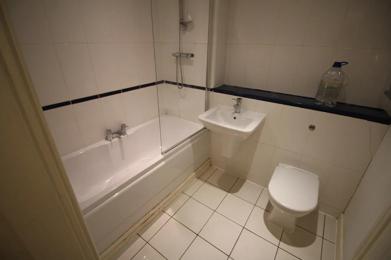 Union Street, Oldham, OL1, photo 6
