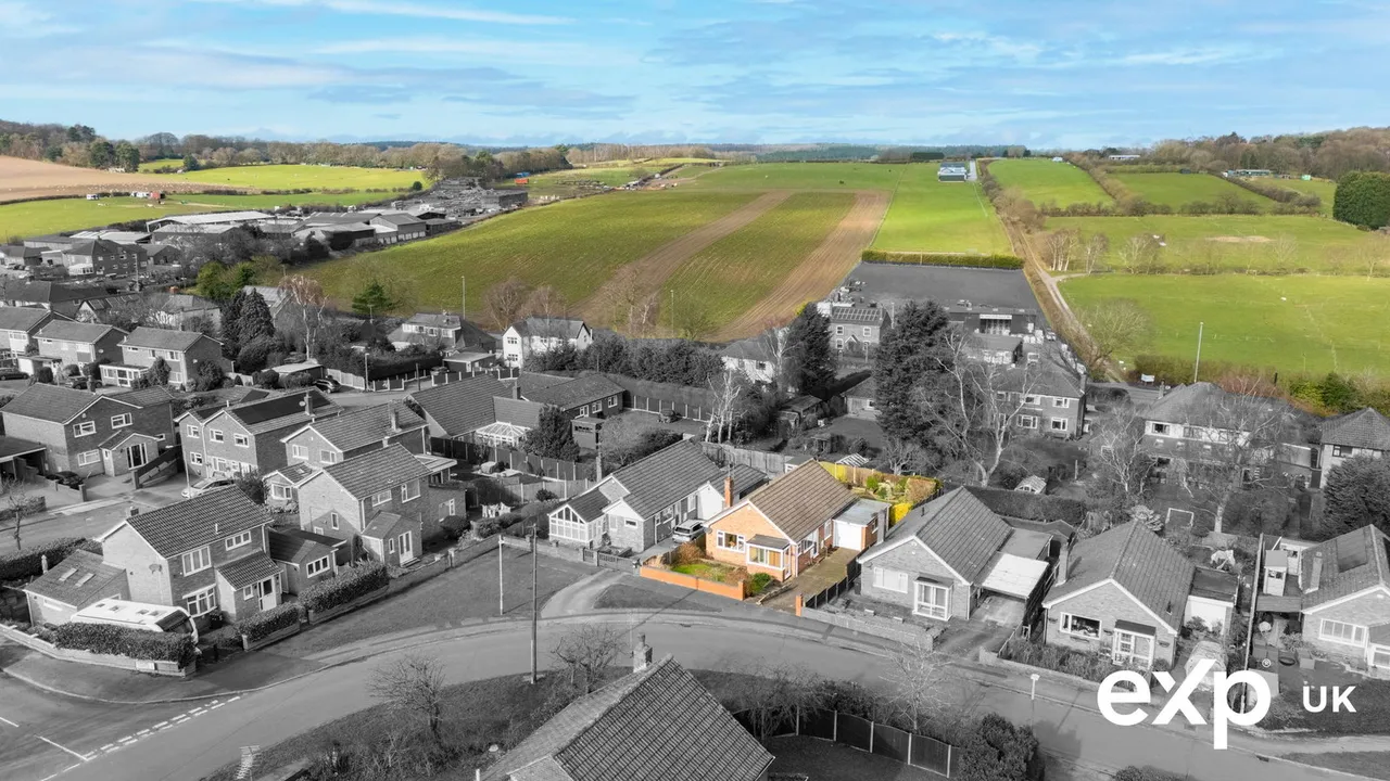 Bretton Road, Ravenshead, photo 2