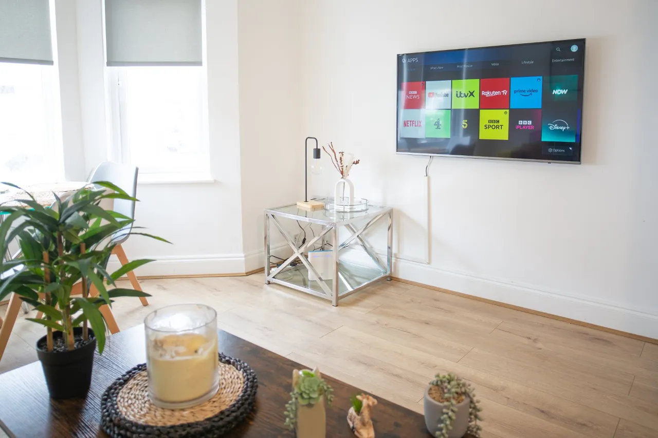 2 bed flat to rent, Surrey Road, Cliftonville, CT9