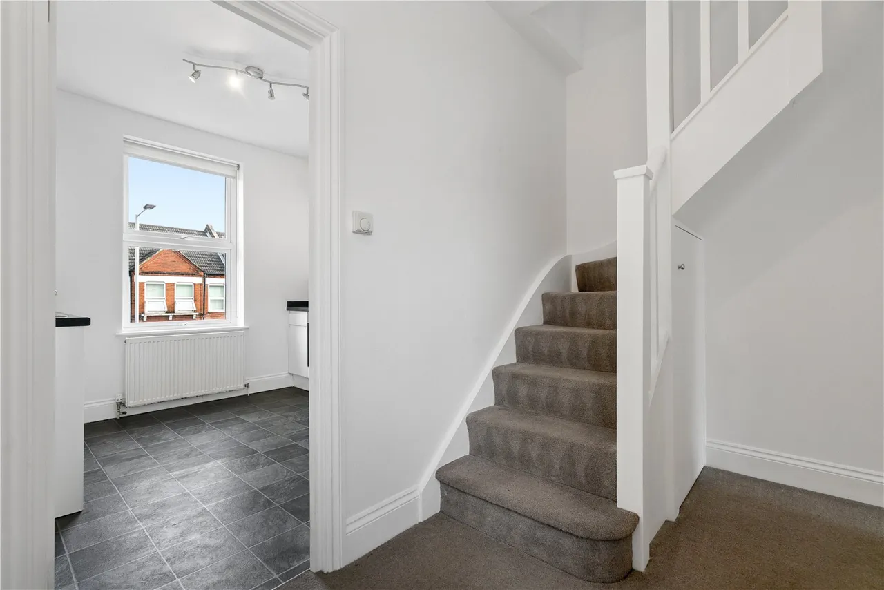 Hawks Road, Kingston upon Thames, KT1, photo 5