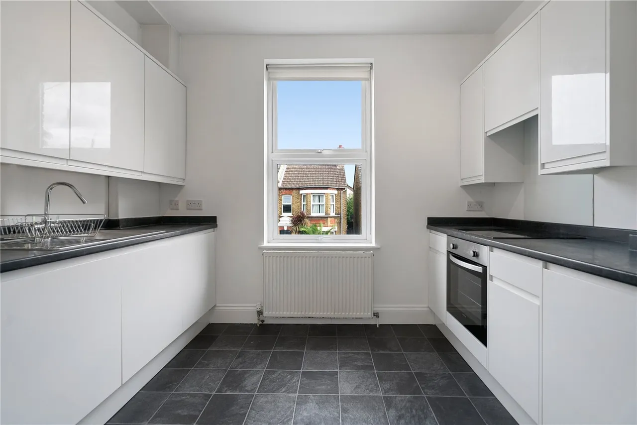 Hawks Road, Kingston upon Thames, KT1, photo 4