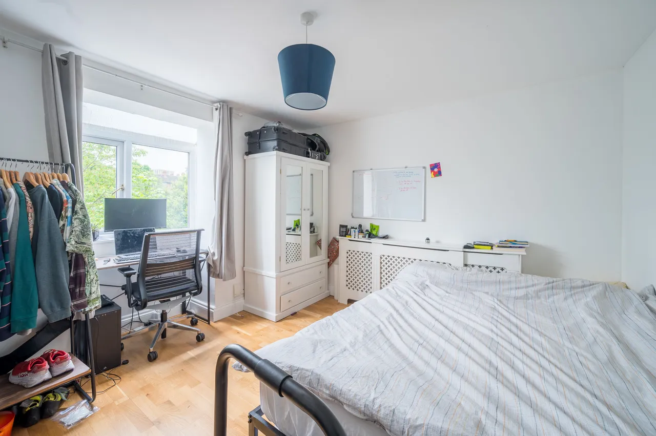18 Kenchester Close, London, photo 5