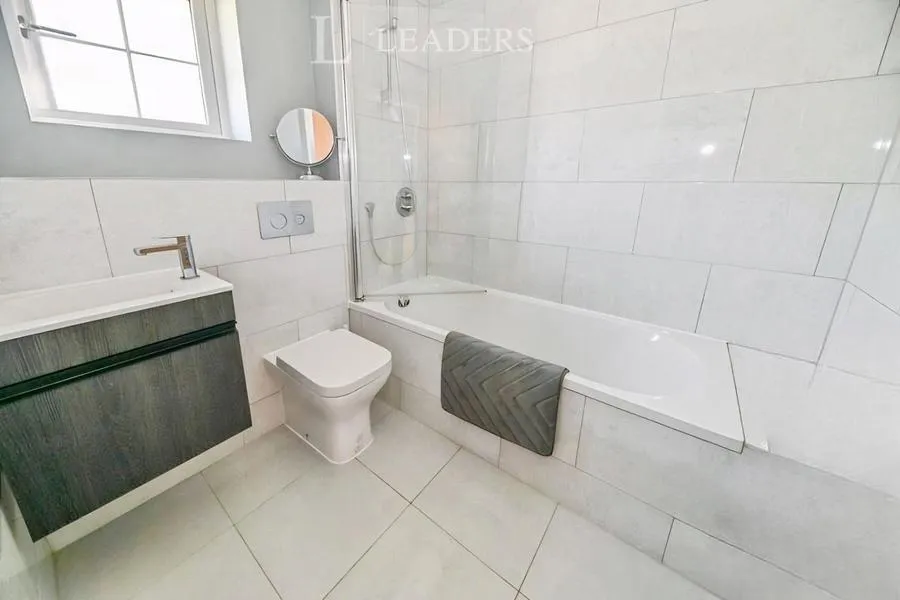 Bartons Road, Havant, PO9, photo 13